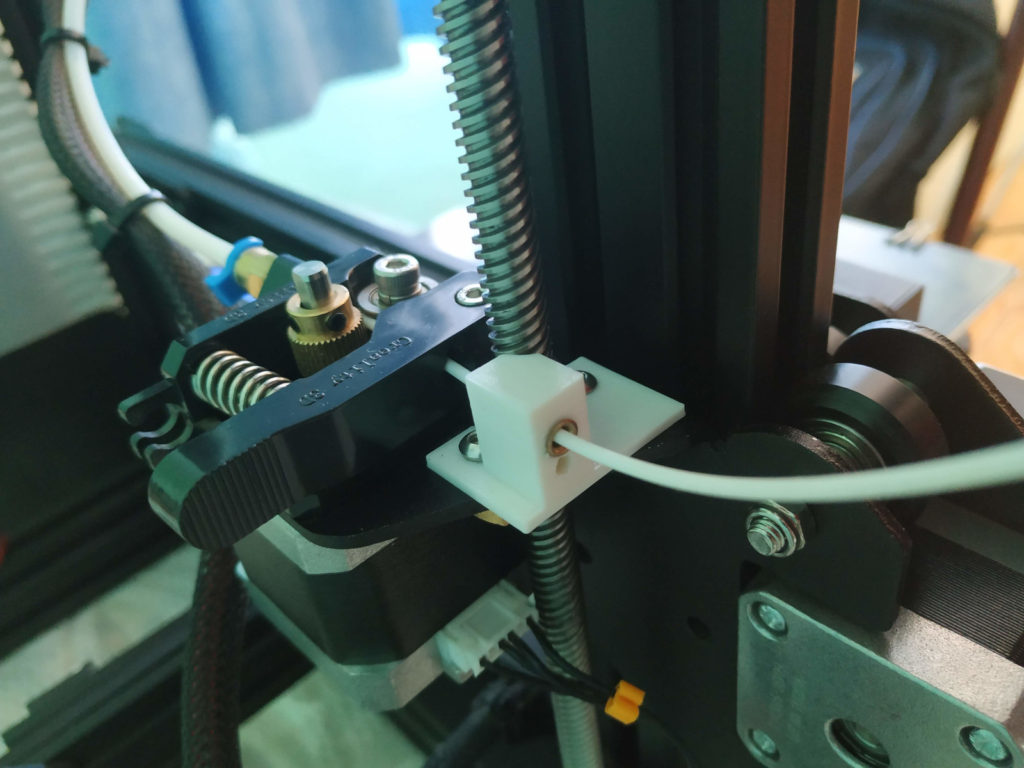 Sale poco filamento en la impresora Ender 3 V2